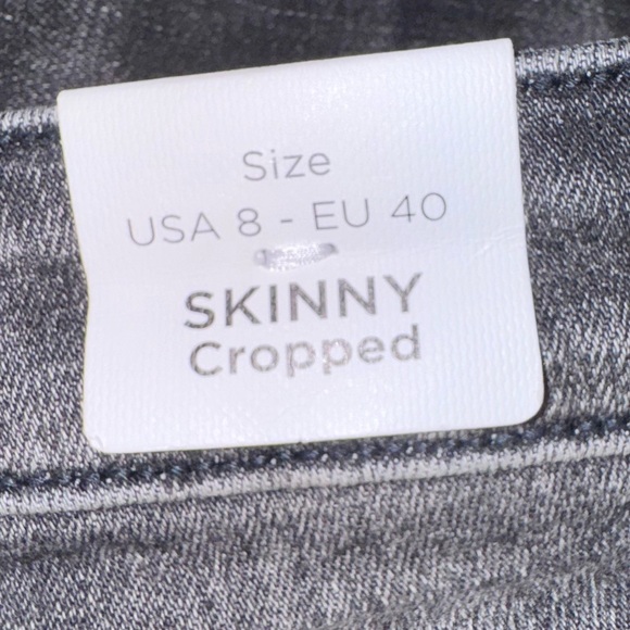 Mango brand distressed light black skinny cropped raw hem jeans. Size 8. NWT - Picture 13 of 16